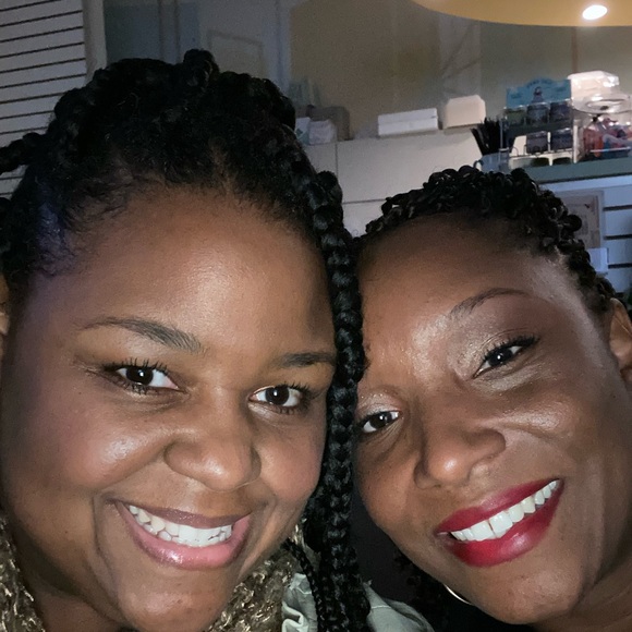 Samica Bekiebang - Poshmark Profile Picture of Samica Bekiebang (@samicab) on Poshmark