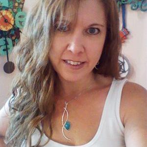 Profile Picture of LRippingaleRobertson (@SandyToesJewelr) on Twitter
