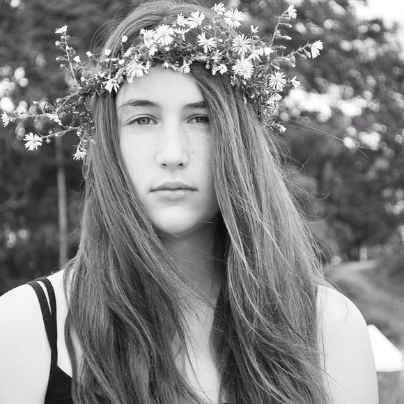 Profile Picture of Julia Fitzgerald (@juliaannxox) on Poshmark