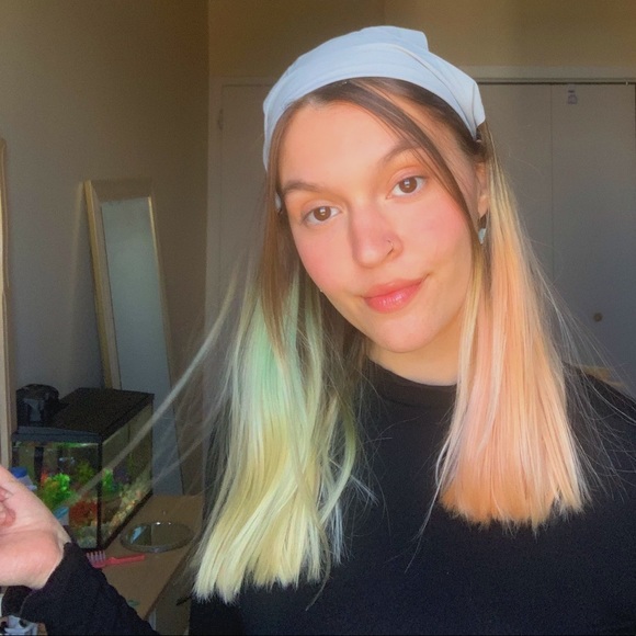 Profile Picture of Maria Corpodean (@mariacorpodean) on Poshmark