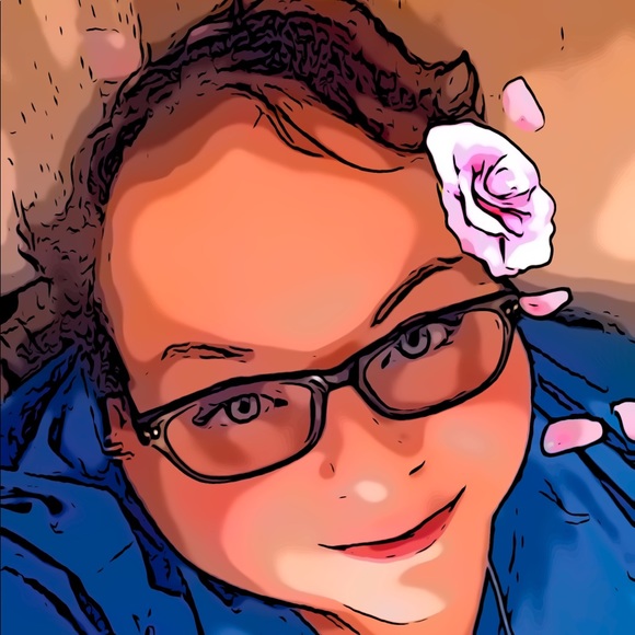 Profile Picture of Dominique Allen (@dallen8585) on Poshmark