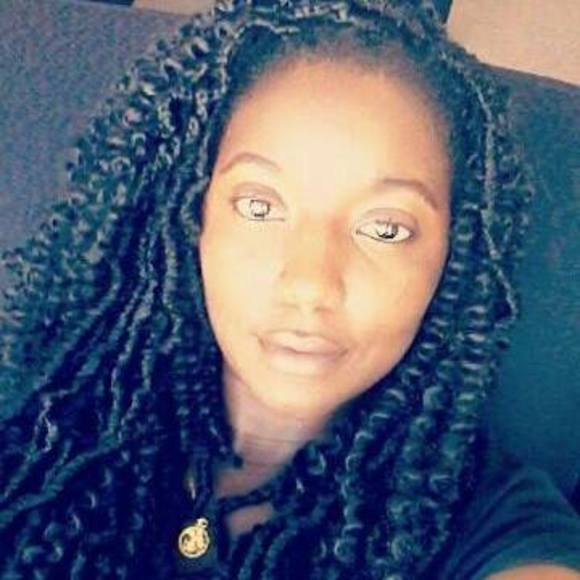 Profile Picture of Azeezat Azeez (@azeezat0392) on Poshmark