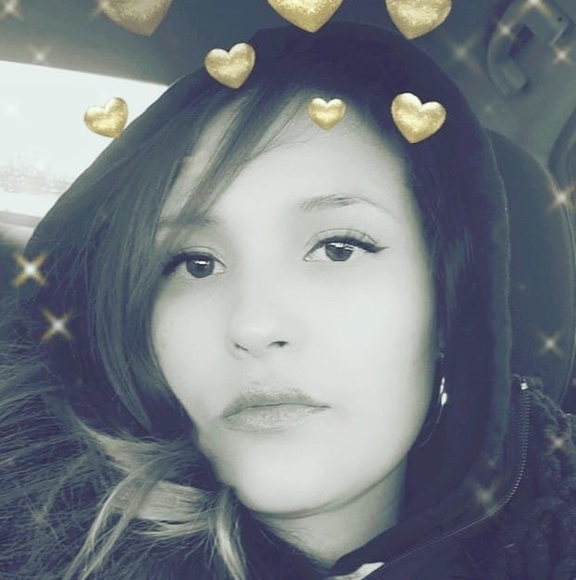 Profile Picture of Linda chris Faria montero (@lynda330) on Poshmark