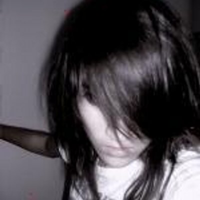 Profile Picture of Lori Zamora (@bunapune) on Twitter