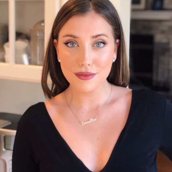 Profile Picture of Emma Phillippe (@emmaraephillip) on Poshmark