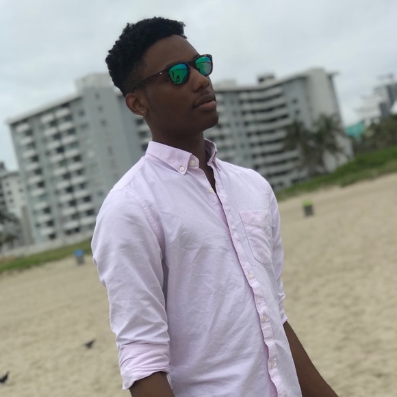 Profile Picture of Antwan Moore (@twannyy447) on Poshmark