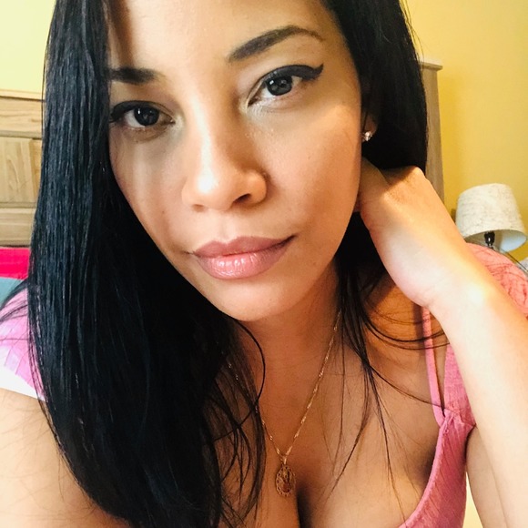 Shelly Melendez - Poshmark Profile Picture of Shelly Melendez (@sacharis) on Poshmark