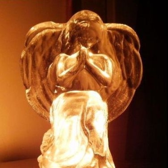 Profile Picture of Carla Foster (@carlafoster2015) on Poshmark