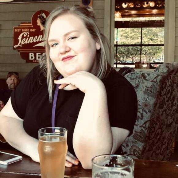 Profile Picture of Staci Turck (@staciturck) on Poshmark