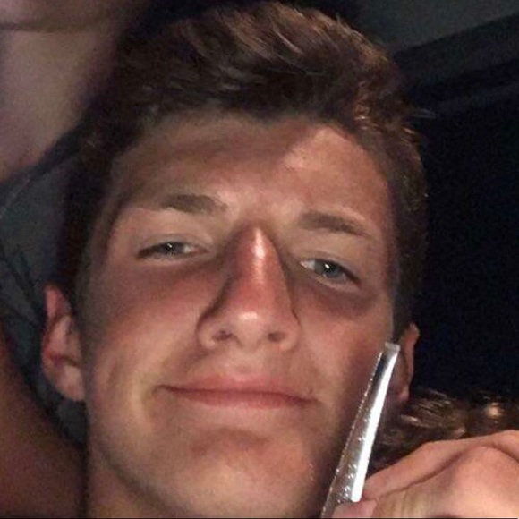Profile Picture of Eli Keirstead (@elikeirstead3) on Poshmark