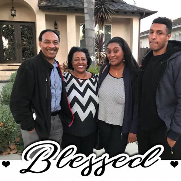 Profile Picture of Saba Tesfaye (@rabiy) on Poshmark