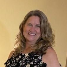 Profile Picture of Beth (Tarbell) Reilly (@Breilly523) on Twitter