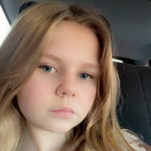 Profile Picture of Alexys Mortensen (@alexysmortensen) on Poshmark