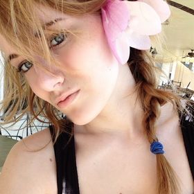 Profile Picture of Alexis Hutcheson (@malibu8899) on Pinterest