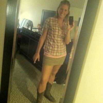 Profile Picture of Julia Barbour (@Jewlia_Goulia) on Twitter