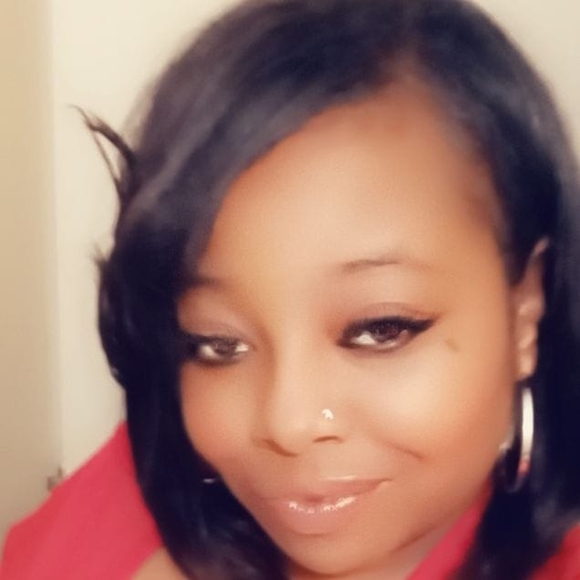 Profile Picture of Jessica Craddock (@catdogshit15) on Poshmark