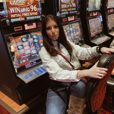 Profile Picture of Lex (@AlexisSajewski) on Twitter