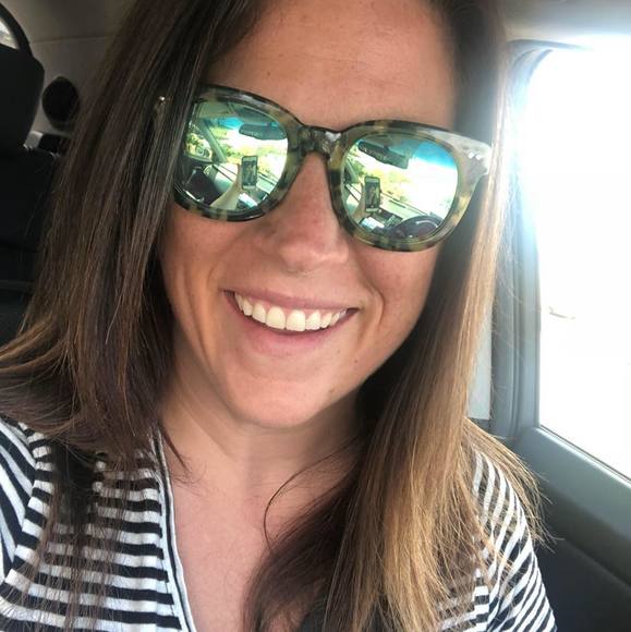 Profile Picture of Lauren Bifulco (@laurenbifulco) on Poshmark