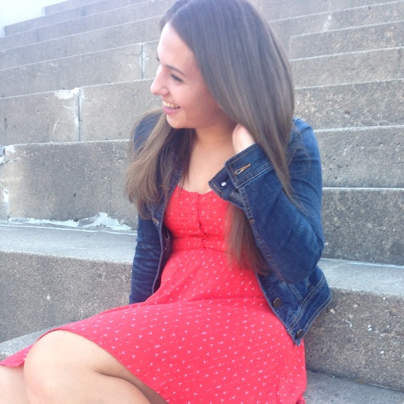 Profile Picture of Melissa Glatt (@melissaglatt) on Poshmark