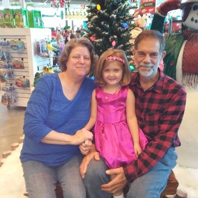 Profile Picture of Robin Dill (@bronzroses) on Twitter