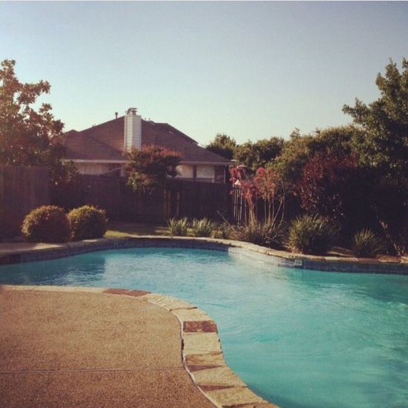 Profile Picture of Jon Henninger (@haveaniceday1) on Poshmark