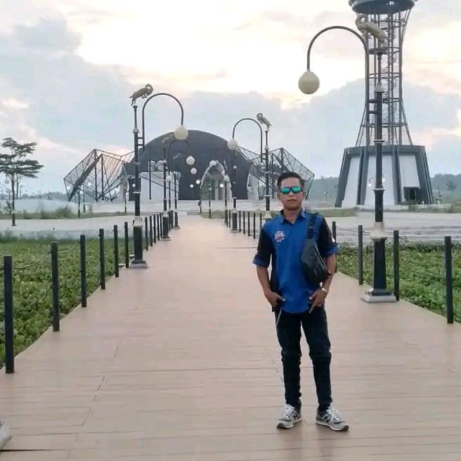 Profile Picture of Den Chandra (@denchandra) on Tiktok