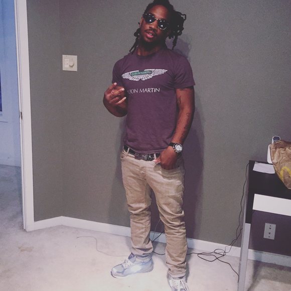 Profile Picture of Dionte Jones (@glocc4873) on Poshmark
