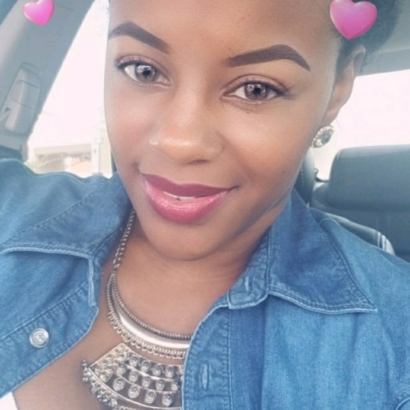 Profile Picture of Sade' Allen (@sadem0604) on Poshmark