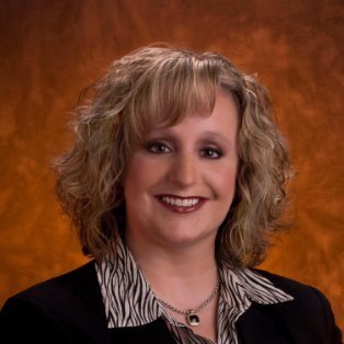 Profile Picture of Candi Carroll (@candicarrollrn) on Twitter