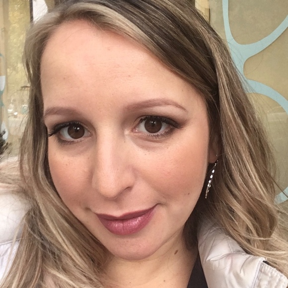 Profile Picture of Madeline Petrin (@madeline_petrin) on Poshmark