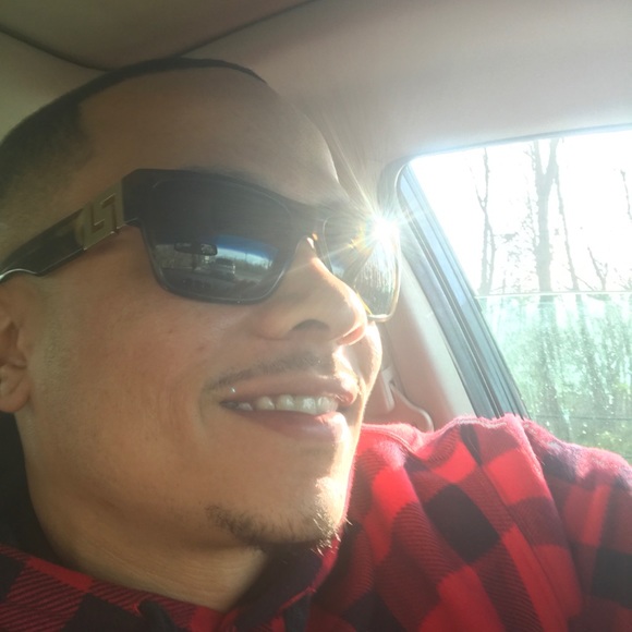 Profile Picture of Josh Bland (@joshbland) on Poshmark