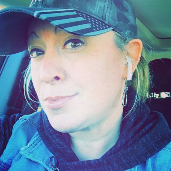 Profile Picture of Jennifer Kizziar (@tonka1_0) on Poshmark