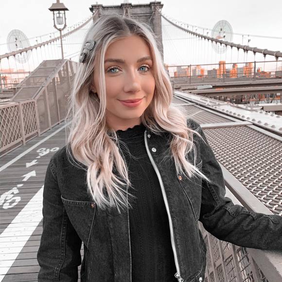 Profile Picture of Torri Iacobacci (@torriiacobacci) on Poshmark