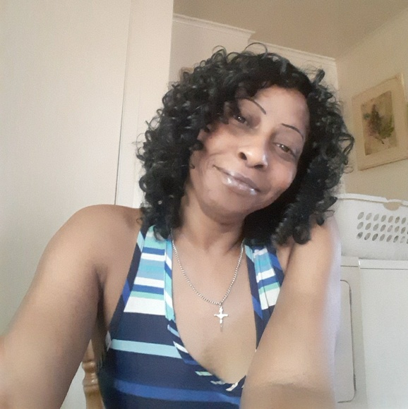 Profile Picture of Oleatha Maxie (@oleathamaxie187) on Poshmark