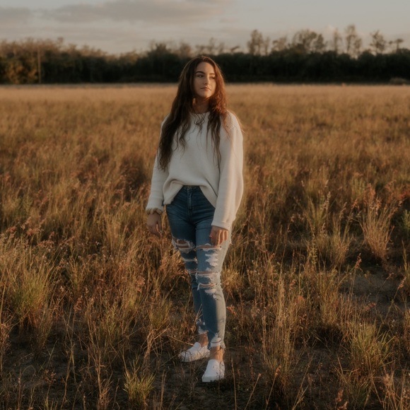 Profile Picture of Riley Hammerstone (@riley_skye04) on Poshmark