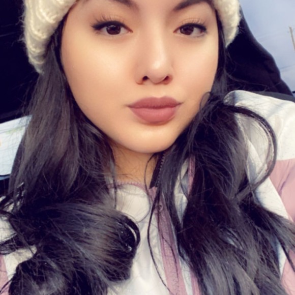 Profile Picture of Erika Valladares (@isamarcloset) on Poshmark