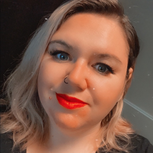 Amy-marie Wilkinson - Poshmark Profile Picture of Amy-marie Wilkinson (@amylucas16) on Poshmark