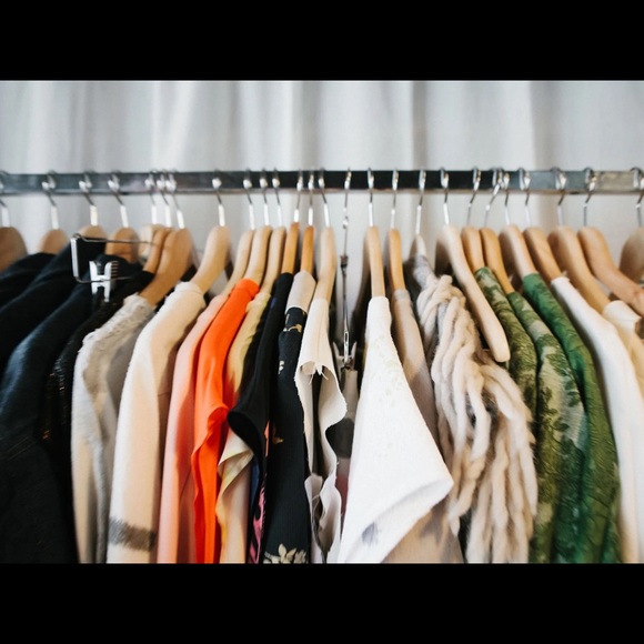 Profile Picture of Julia Gmyr (@juliagmyr) on Poshmark