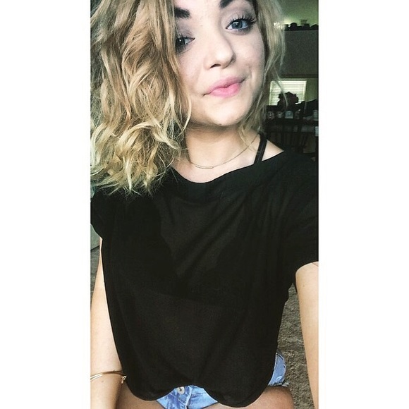 Profile Picture of Kailey Bertino (@kaileybertino) on Poshmark