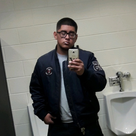 Profile Picture of Jon Hernandez (@jonnyboy9713) on Poshmark