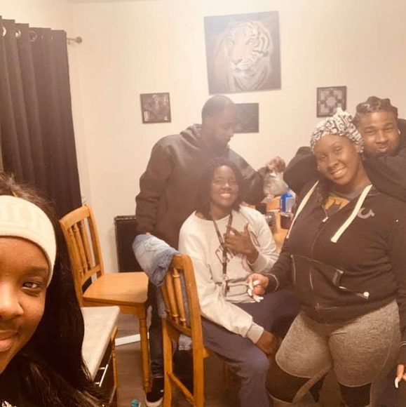 Profile Picture of Joshua Lively (@joshlively1987) on Poshmark