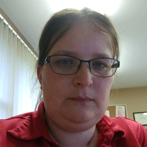 Jessica Goubeaux - Poshmark Profile Picture of Jessica Goubeaux (@jessgoubeaux) on Poshmark