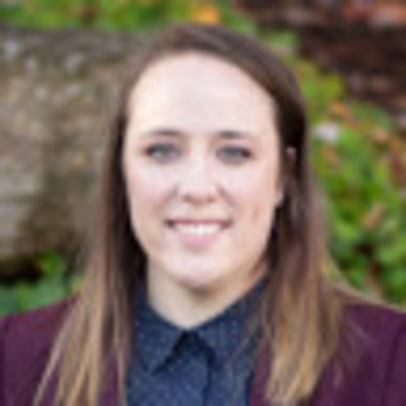 Profile Picture of Carlyn Ward (@carlynward) on Poshmark