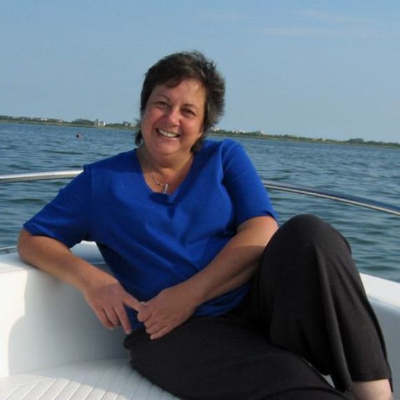 Profile Picture of Joyce Polikoff (@joycepolikoff) on Poshmark