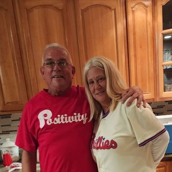 Profile Picture of Robin Andrews dewees (@eaglespink429) on Poshmark