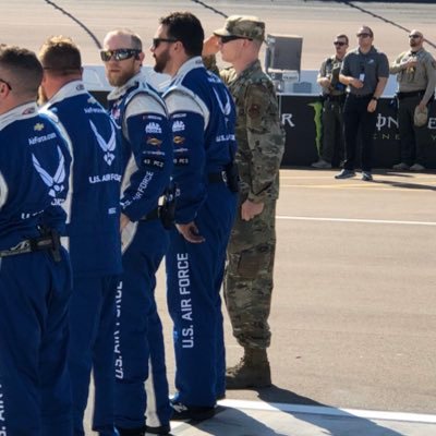 Profile Picture of Robert Hileron Twitter