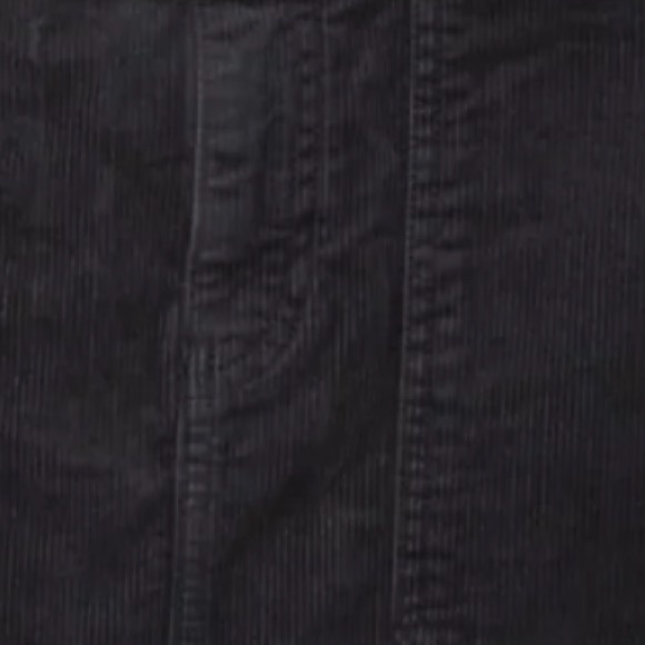 Profile Picture of Angela jean Caiani (@angelacaiani23) on Poshmark