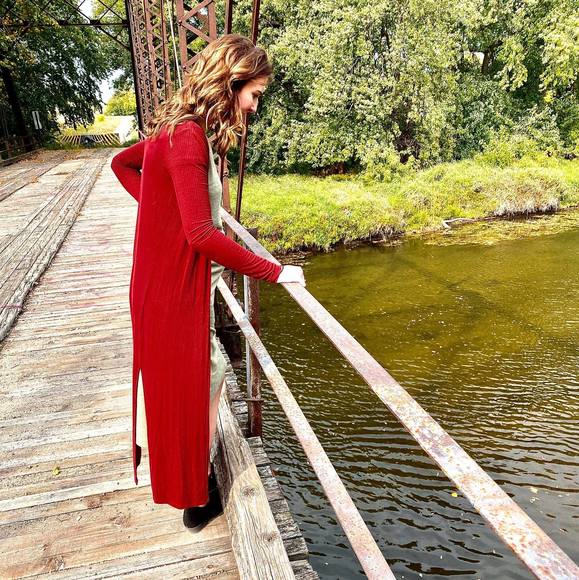 Profile Picture of Hannah Birkemeyer (@hannahadelia29) on Poshmark