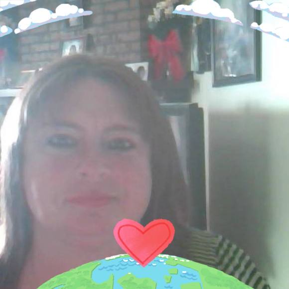 Profile Picture of Stephanie Singleton (@stephaniesin927) on Poshmark