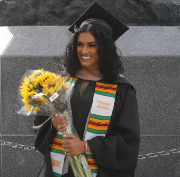 Profile Picture of Adriana Owens (@adrianaowens316) on Poshmark